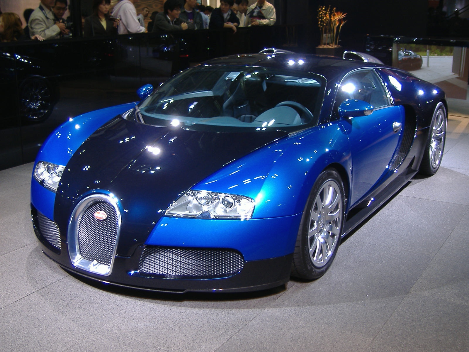 bugatti_veyron_in_tokyo